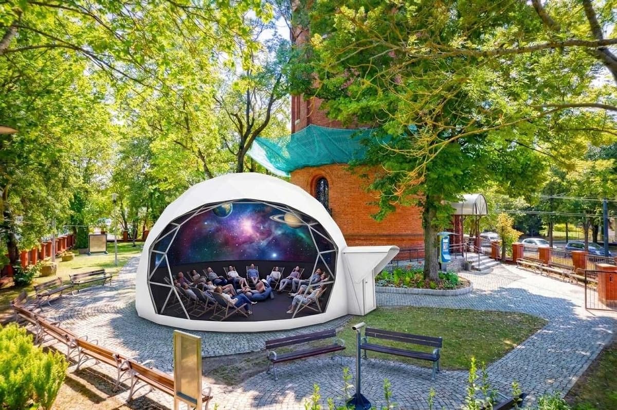 Seanse w Planetarium KosmoDome